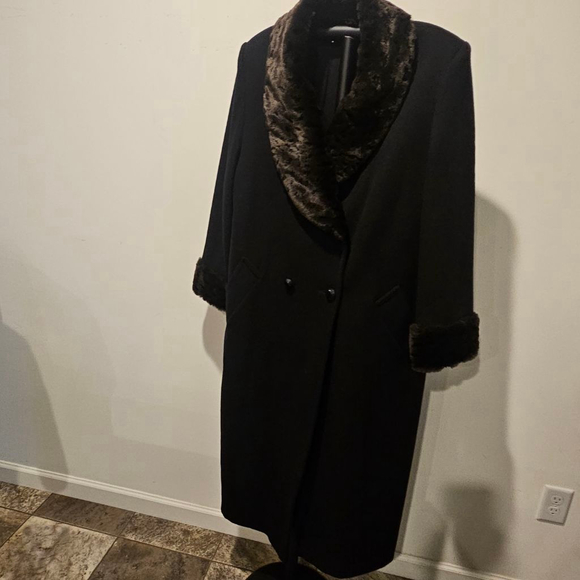 Women's JO-D Vintage Black Wool Coat with Brown & BlackFaux Fur Collar & Cuff 16 - Picture 10 of 12